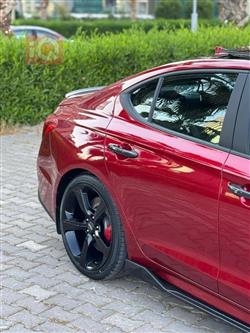 جنسس G70